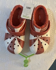 Crocs Classic Lined Holiday Clog White Red Kids J5 New with Tags 209298-119 NWT