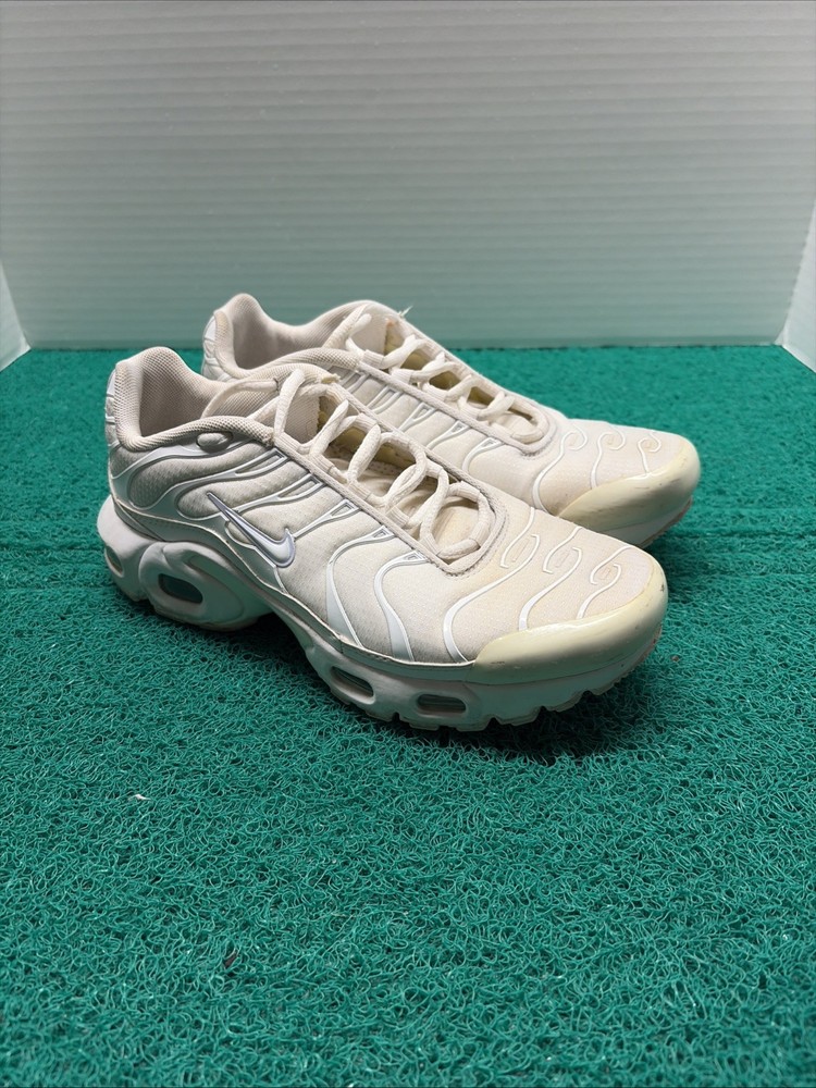 Nike Air Max Plus Tn White Athletic Shoes Youth 5Y Women 6.5 CW7044-100 Size 5Y