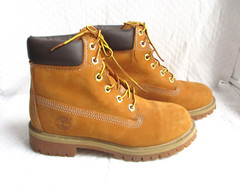 JUNIOR TIMBERLAND® CLASSIC 6-INCH WATERPROOF KIDS BOOT – Girl or Boy Size 4M