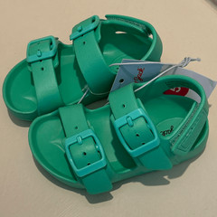 Cat & Jack Size 5 Strap Back Jelly Sandals Kelly Green Summer Beach Pool NWT