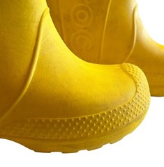 Crocs Child’s Youth Yellow Rainboots Sz 9 Rubber MidCalf Pull On Damaged Stained