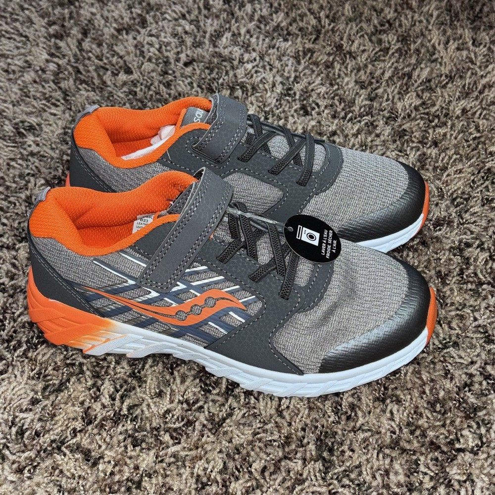 Saucony Wind 2.0 Sneaker Grey/Orange Size 2 Wide US Unisex Big Kid New