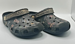Harry Potter Classic Clogs. Crocs x Vera Bradley. Size Junior 2 UNISEX