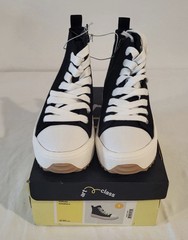 Art Class Kids Blakely High-Top Side Zip Fashion School Sneakers Black 1 NWT