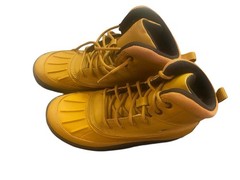 Nike Woodside 2 High ACG boots in a wheat and black colorway (US Size 4.5)