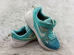 NIKE Revolution CW1411-300 Blue Casual Active Shoes Size Youth US 2 EUR 33.5