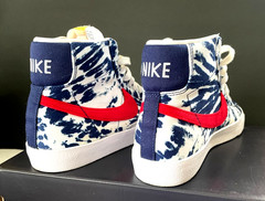 Nike Blazer Mid ’77 Vintage Tye-Dye, Red White & Blue Sneakers Size 6.5