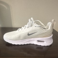 Nike White Silver Mesh Kids‘ Athletic Sneakers Running Low Top Lace Up