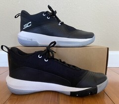 Steph Curry YOUTH Basketball Shoes 3ZERO IV in Black (Size 7Y) by Under Armour