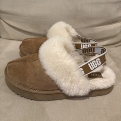 UGG FUNKETTE SLINGBACK SLIPPER ‚CHESTNUT‘ (kids). 1130395K. Size 6.