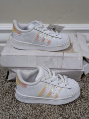 Size 5 K Unisex Adidas Superstar EL I White/Multicolor Pull On Sneakers FV3143