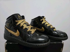 (2011) Air Jordan 1 Phat(GS) Metallic Black/Gold (Rare) 364781-001 Size 5.5Y/7W