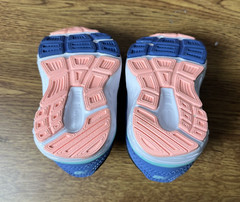 New Balance Kid’s 680 V6 Hook and Loop Running Shoe, Size 2 Wide Infant