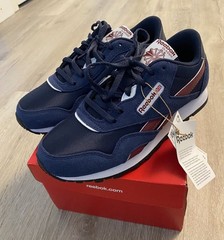 Reebok Classic Nylon Kid’s Size 5 Navy White Running Shoes Sneakers NEW
