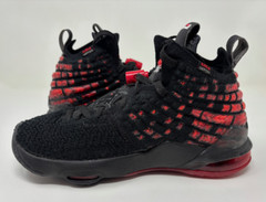 Nike Infrared Lebron 17 Black Red size 5.5Y BQ5594-006