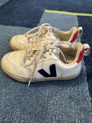 Kids vejas Size 13.5