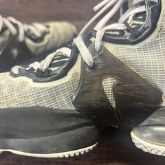 Nike Boys Shoes LeBron 19 SE Mid White Metallic Gold Size 7Y