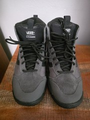 Vans Pewter Grey and Black Suede Boots Size 7 Youth / 8.5 Womens