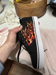 Heelys Pro 20 Prints Black Red Flame skate shoes Size 8