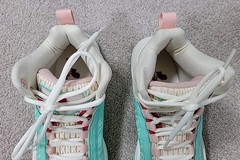 Moolah SNEAKERS Press Break V2, Size 4Y, TEAL, WHITE, PINK BRAND NEW, BOX NO LID