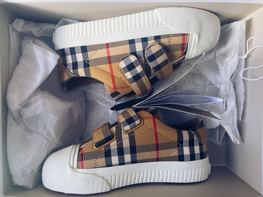 Burberry Kids sneakers size 29