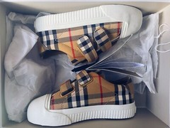 Burberry Kids sneakers size 29