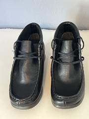 Clarks Wallabee Boot Smooth Black Leather Size 2.5 KIDS / JUNIORS