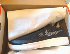 Nike Free Run Print GS 859588-001 Black/White/Lava Glow Youth Size New in Box