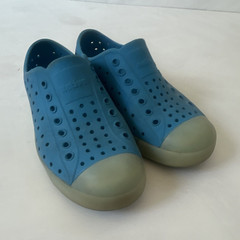 Native Kids US 13 Blue/glow in the dark Low Top Slip-On Casual Shoes Round Toe