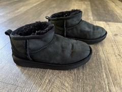 UGG Classic Mini Boots Black Youth 3 EU35 Sheepskin Winter Shoes Kids