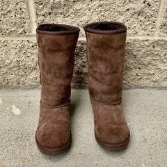 UGG AUSTRALIA Classic Tall Shearling Boots Kids 3 Euro 33 11″ Chocolate Brown
