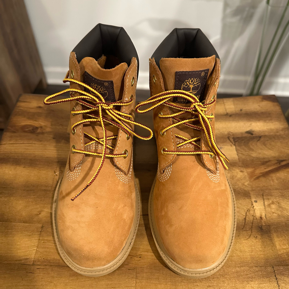 Authentic Timberland Kids Youth Classic 6 Inch Wheat Boots „Butters“ – Size 2.5