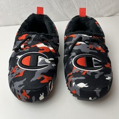 Champion Size 6Y University Camo Red/Gray/White/Black Faux Fur Slippers VGUC