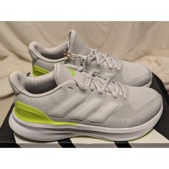 Adidas Ultra run Size 5Y