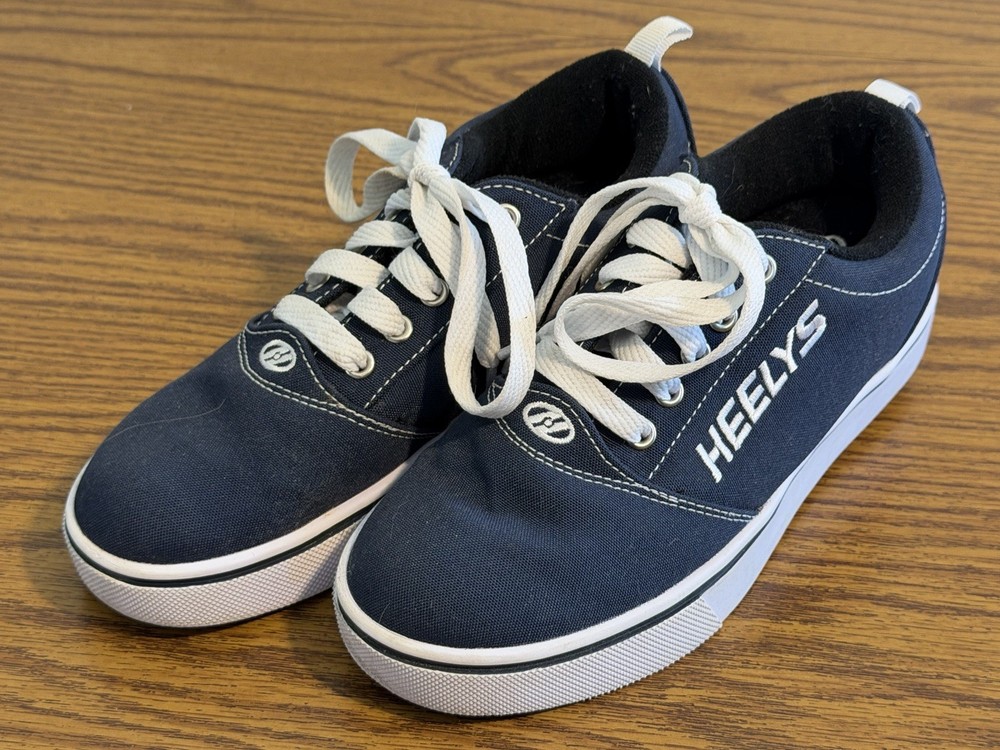 Heely’s Pro 20 – Navy Blue – Youth Size 4
