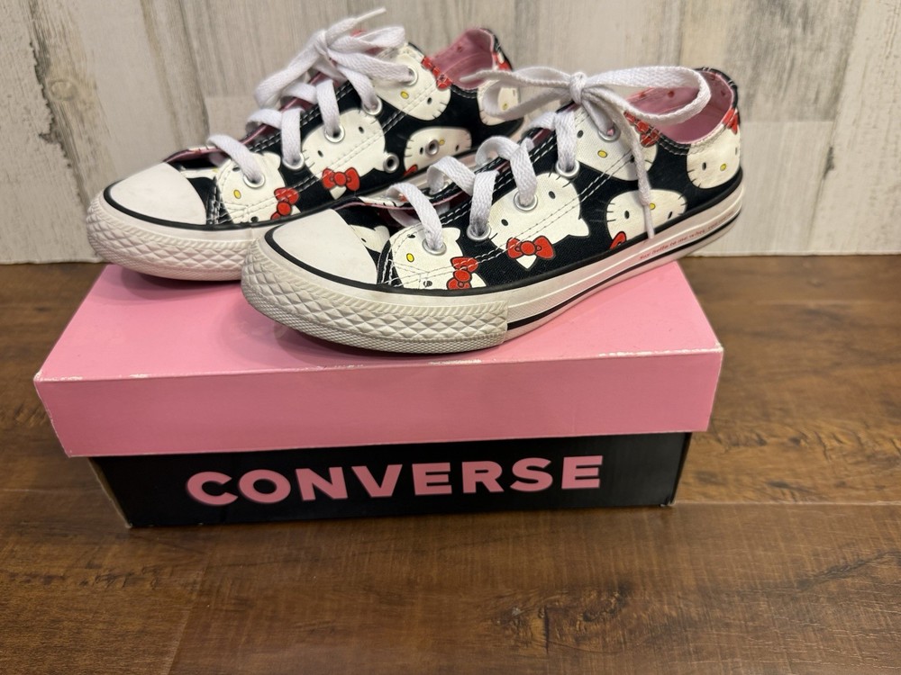 Hello Kitty x Converse Collab Kid’s Chuck Taylor Girls Size 13 Shoes Rare