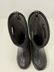 BOGS Boots Youth Sz 2 Black Waterproof Winter Insulated Cold Weather -30F Snow