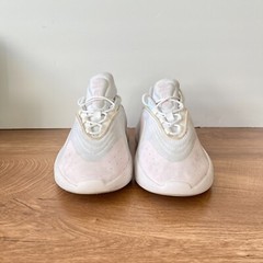 Adidas Ozelia White Pastel Athletic Comfort Shoes GV8951 Youth Size US 6.5