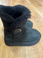 UGG Kids Bailey Button Short Black Suede Sheepskin Boots Youth Size 8 (1017400T)