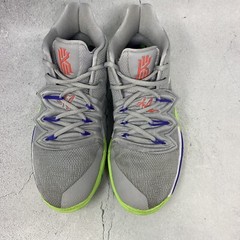 Nike Kyrie 5 Mamba Mentality Kobe Basketball Youth Sz 5.5Y = Womens Sz 7 M