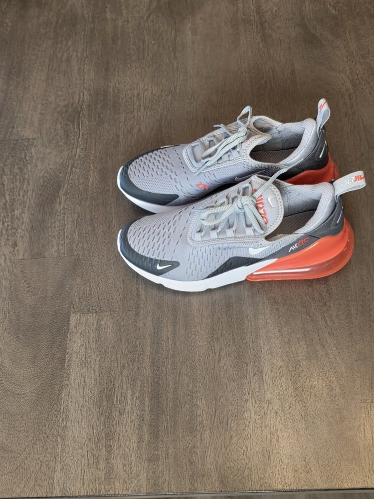 Nike Air Max 270 Wolf Grey Bright Crimson White 943345-039 GS Size 6.5Y