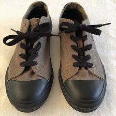 Converse Sneakers (Size 2) One Star Camo Green Skull Low Top Lace Up Shoes