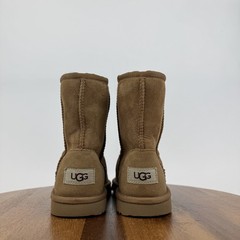 Big Kids Ugg Classic Short II Chestnut Shearling Lined Comfort Boots Size 2 Y