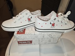 Peanuts® Snoopy White Canvas/Hearts Lace-Up Sneakers Children’s Size 12