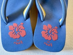 Reef Toddler Flip Flops Beach Pool Sandals Size 3/4 Blue w/Yellow soles Hawaiian
