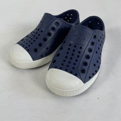 NATIVE Jefferson Child Size C7 Slip On Waterproof Shoes Navy Blue & White