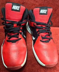 Nike Team Hustle D 6 Black/White/Red Youth Size 5.5Y