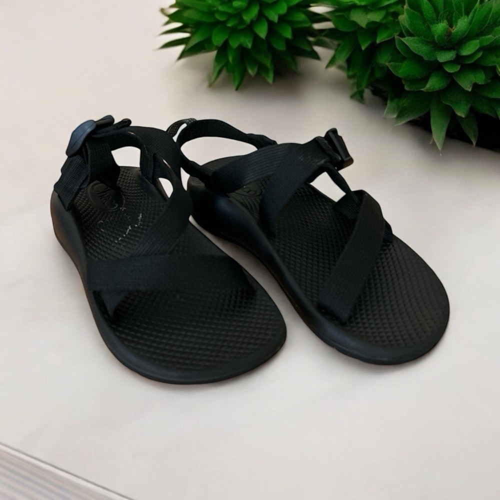 CHACO Black Strappy Eco Tread Hiking Comfort Walking Sandals Kids Size 4