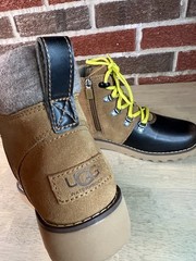 UGG AUSTRALIA HILMAR GRIZZLY LEATHER /SUEDE WATERPROOF BOOTS ( SZ: 4)