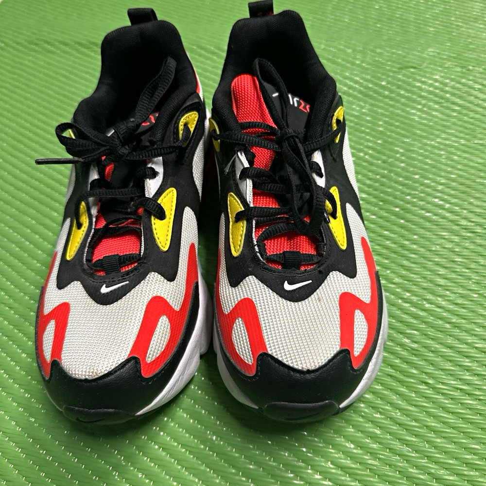 Nike Air Max 200 Unisex Kids Sneaker US 4.5Y Black/White/Red/Yellow